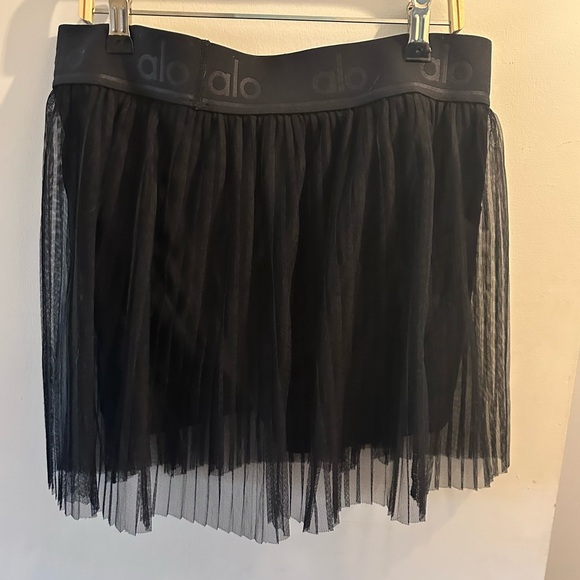 ALO Mesh Flirty Tennis Skirt Black w/ Mesh Pleated Overlay 😍 NWOT Women - Picture 7 of 7